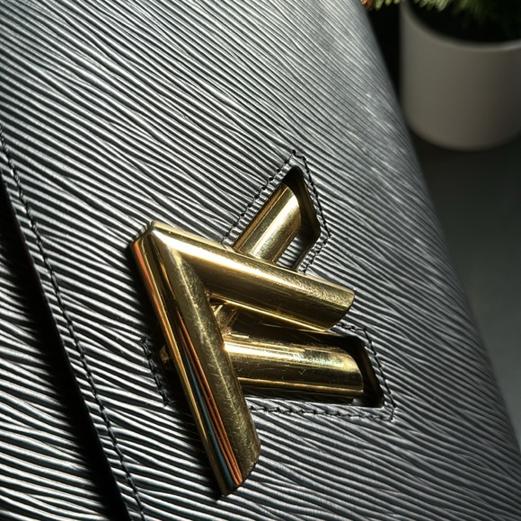 Louis Vuitton Twist MM - Picture 15 of 16